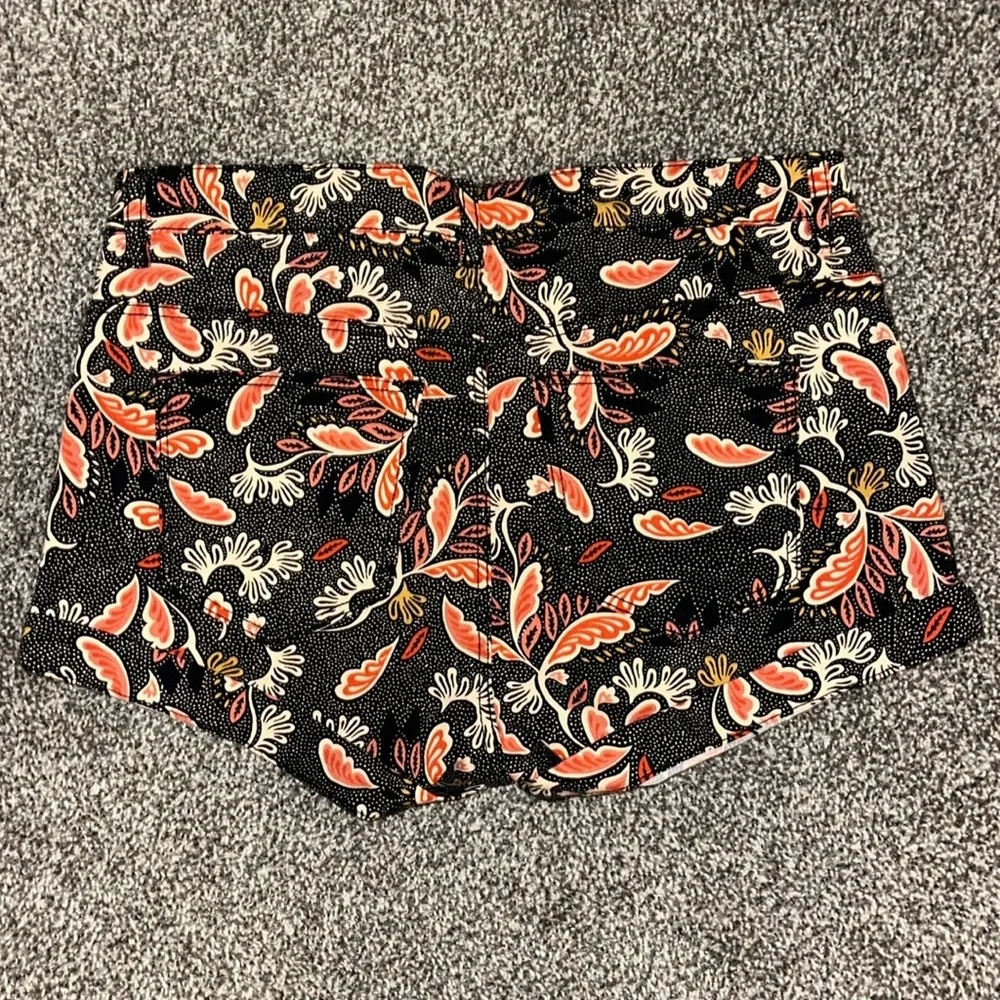 H&M patterned low rise shorts